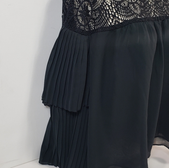 Abercrombie & Fitch Black Ruffled Blouse - Picture 2 of 6